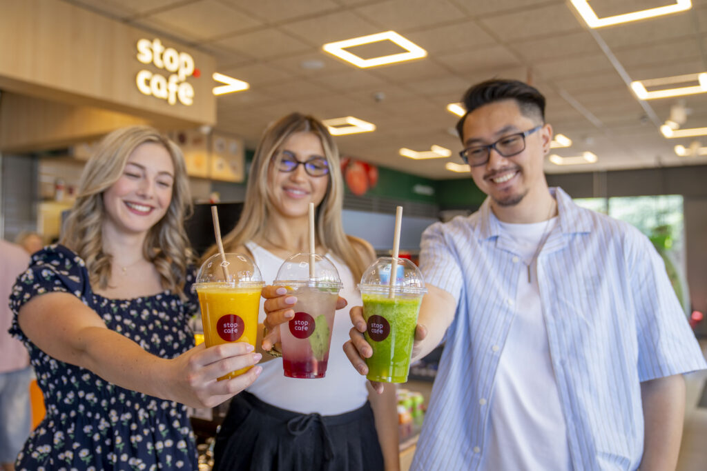 ORLEN osvěží léto: na čerpacích stanicích nabídne nové ledové kávy, džusy i limonády